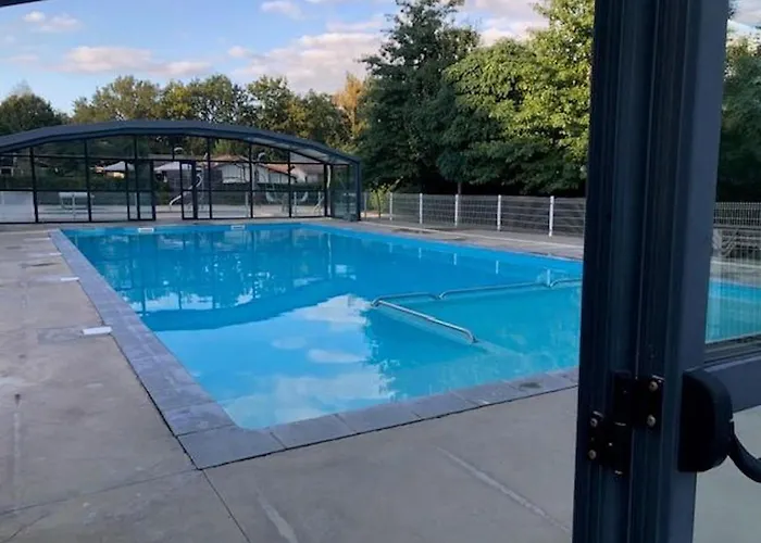Les Flots dAZzURe –Chalet piscine loisirs