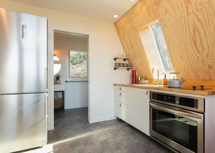 Romantic New A-Frame Cabin, Views, Hot Tub!