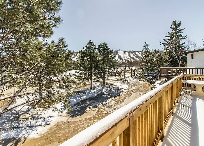 Northview-Blue Mountain-Sauna-Firepit-Balcony-Parking