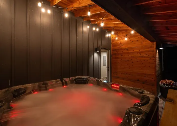 Modern Cabin Next To Salt Fork State Park
