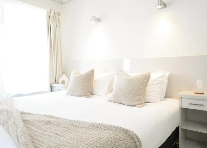 All Motels Bay