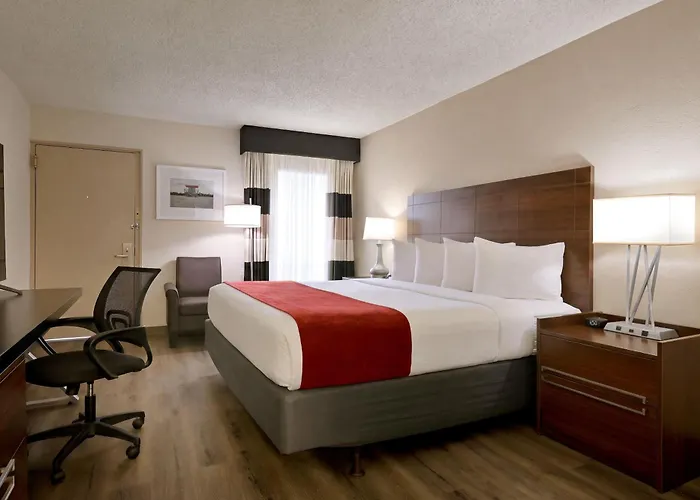 Ramada By Wyndham Sarasota Waterfront