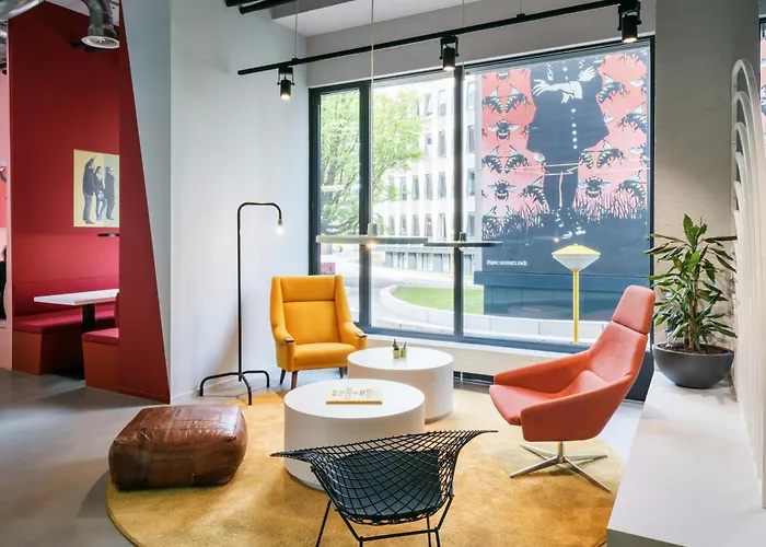 Social Hub West
