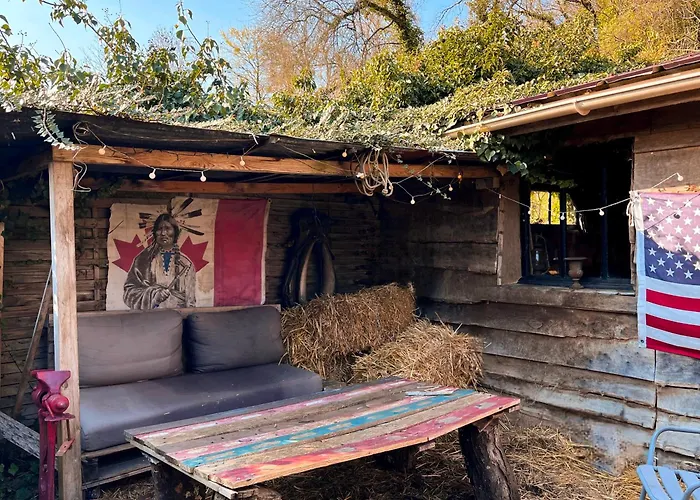 La Cabane Aux Loups