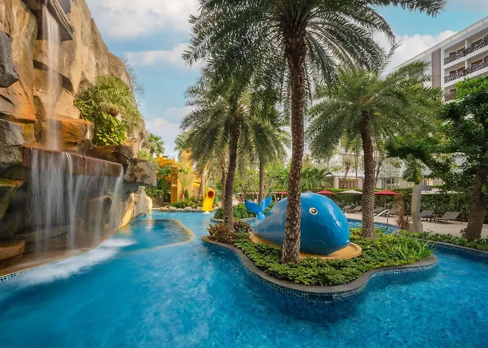 Pet Friendly hotel: Mercure Pattaya Ocean Resort
