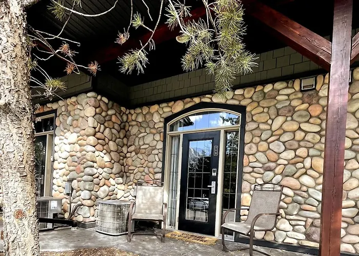 Renovated Chalet At Mystic Springs, Pool, Hot Tub!