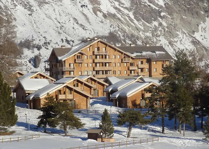 Chalet Mitoyen 3 Pièces 6 Pers. - Résidence Le Hameau du Puy - Piscine Chauffée, Proche Pistes - FR-1-504-642