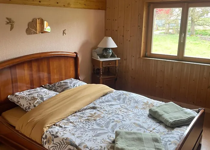 Chalet Au Bord D'Un Etang