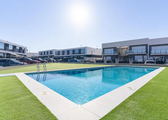 Rentafive - Chalet - Piscina - Nuevo