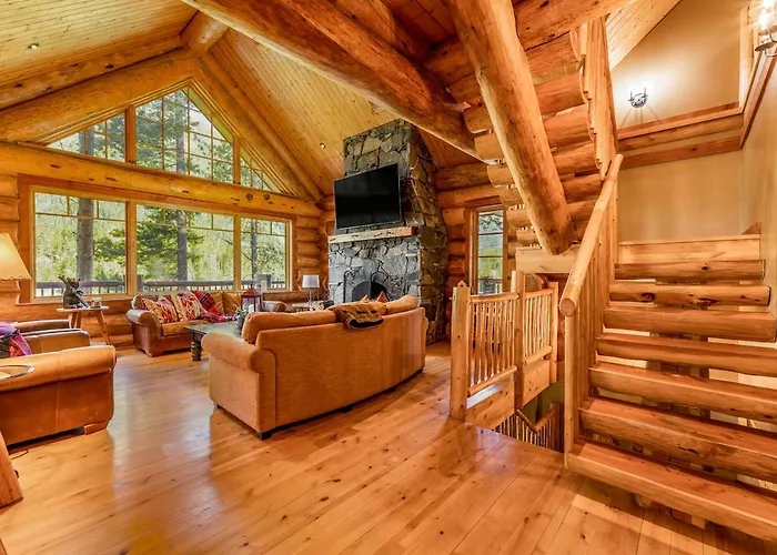 Luxury Log Chalet Ski In & Out Pool And Private Hottub