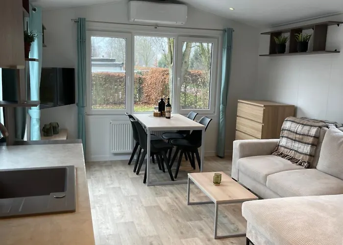 Mooie Chalet Op De Veluwe Aan De Rand Van Het Veluwemeer