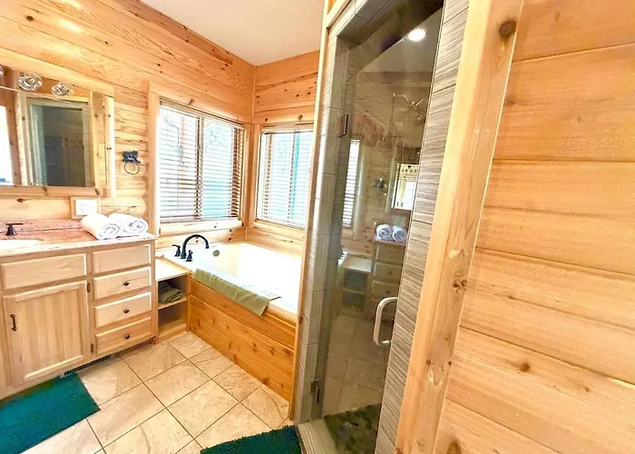 Wolf Laurel Lodge - Luxury Log Cabin Retreat For Private Gatherings