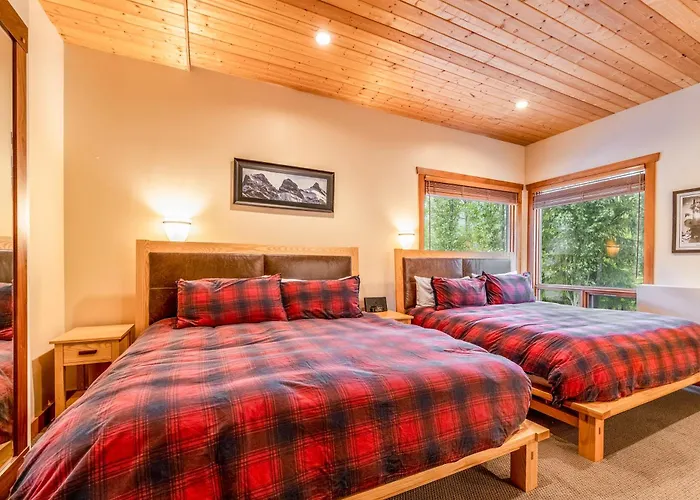 Eagle Lodge Pool & Private Hot Tub Ski In And Out