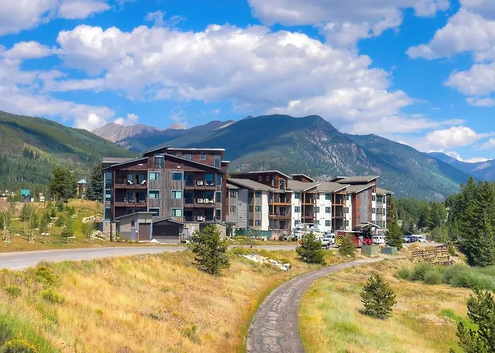 Hotel near College: Lakeside Village By Vail Resorts