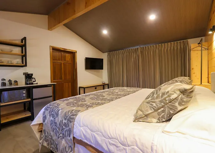 Vacation rental: Los Pinos Cabins & Reserve