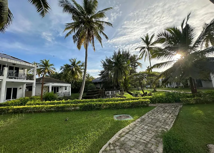 Hotels Close to Airport Amaluna s