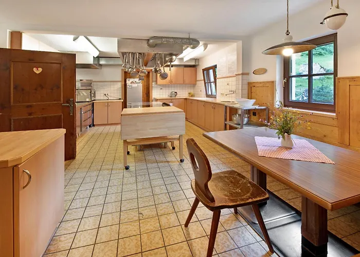 Alpenchalet Lacknerbrunn Bis 23 P