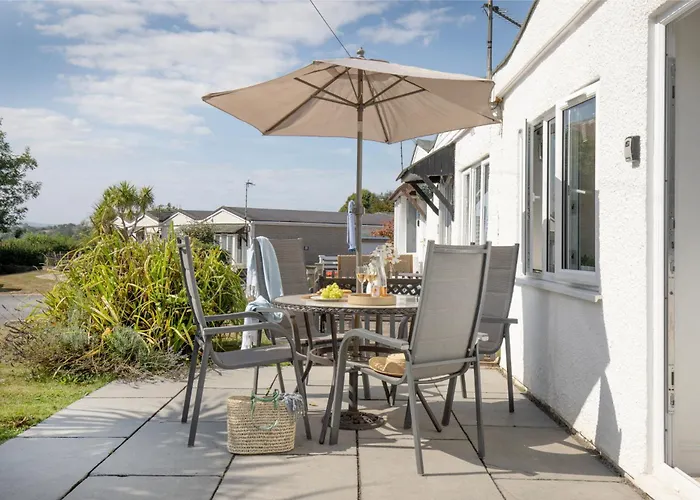 Little Greenway Holiday Bungalow