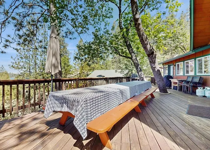 Bass Lake Lodge