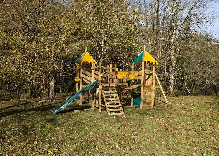 Les Chalets De La Foret D'Issaux