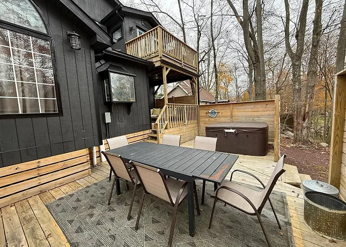 Hgtv Quality Chalet Hot Tub Outdoor Haven