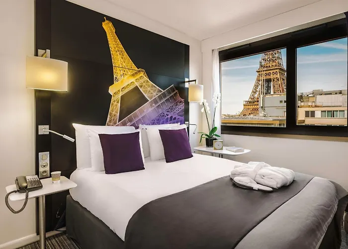 In Luxury hotels Mercure Paris Centre Tour Eiffel