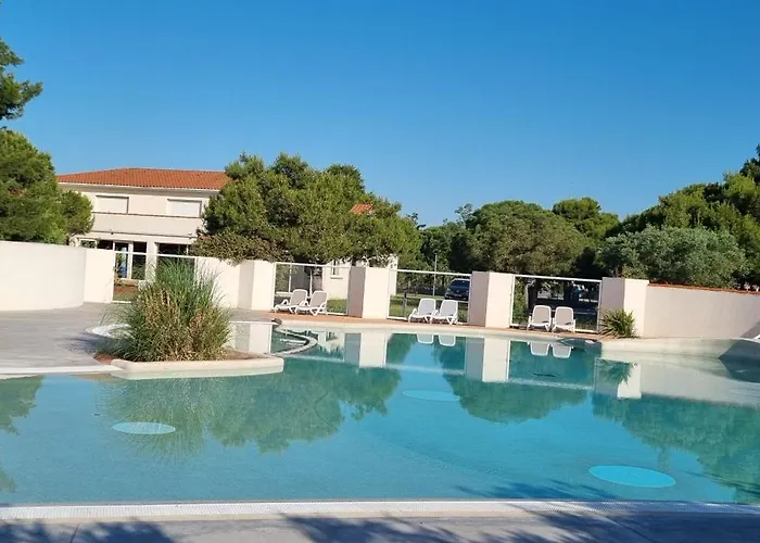 Lagrange Grand Bleu Vacances – Résidence Le Mas De