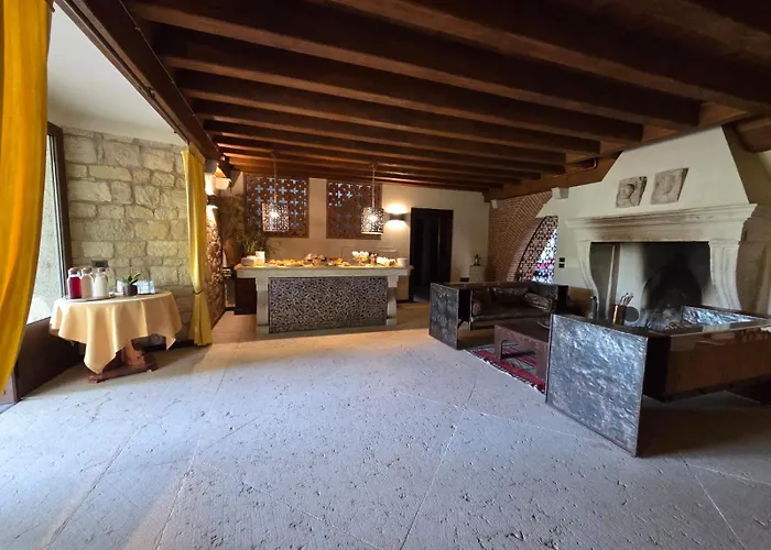 Delser Verona Manor House