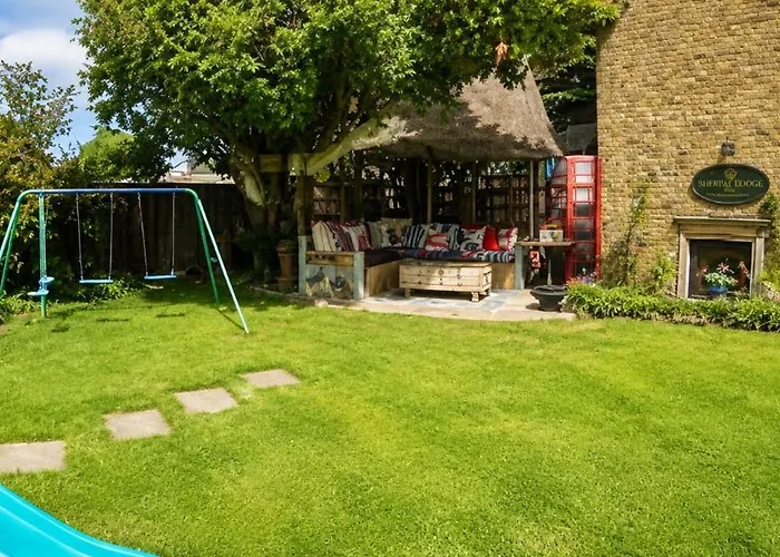 Sherpai Lodge With Heated Outdoor Pool
