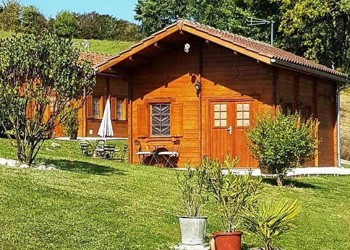 Chalet de 2 chambres avec piscine partagee jardin amenage et wifi a Dausse