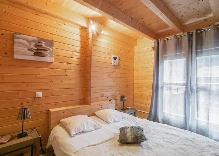 Chalet de 3 chambres avec terrasse amenagee et wifi a Orlu