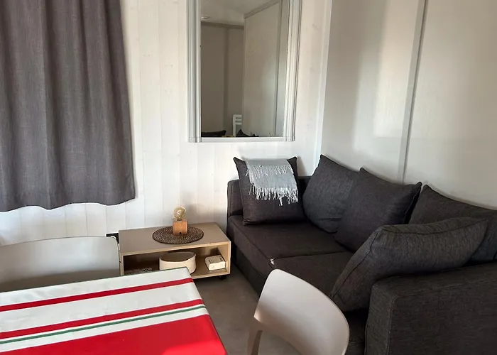 Charmant chalet avec spa à Hasparren, 50 m², piscine partagée