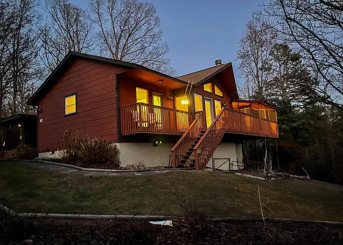 Luxurious Pigeon Forge Cabin, W/ Hottub, Easydrive, Arcade Game, Panoramic Views