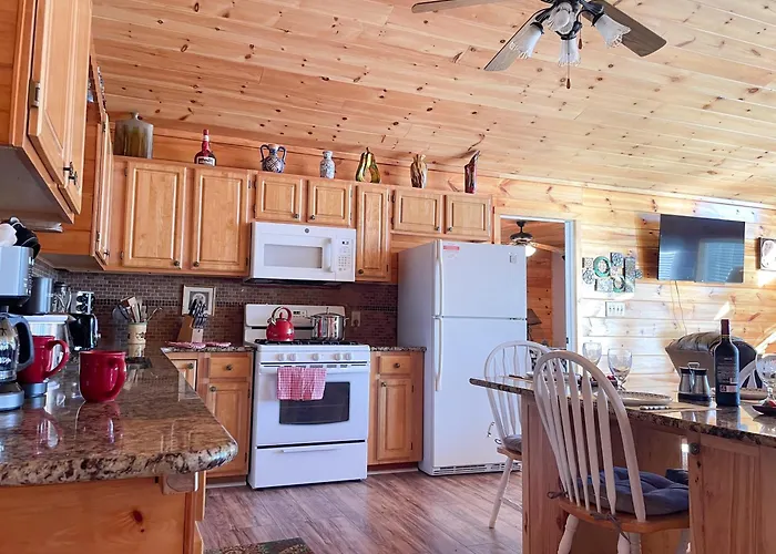Luxurious Pigeon Forge Cabin, W/ Hottub, Easydrive, Arcade Game, Panoramic Views