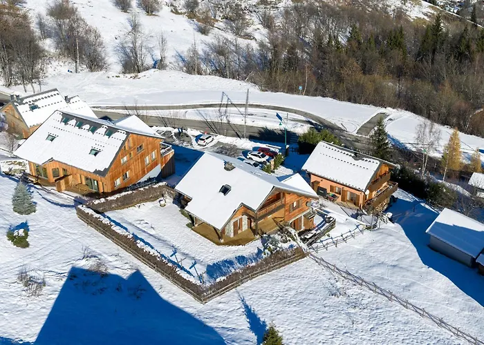 Chalet 4* chaleureux près des pistes avec parking et wifi pour 14 pers - FR-1-267-299