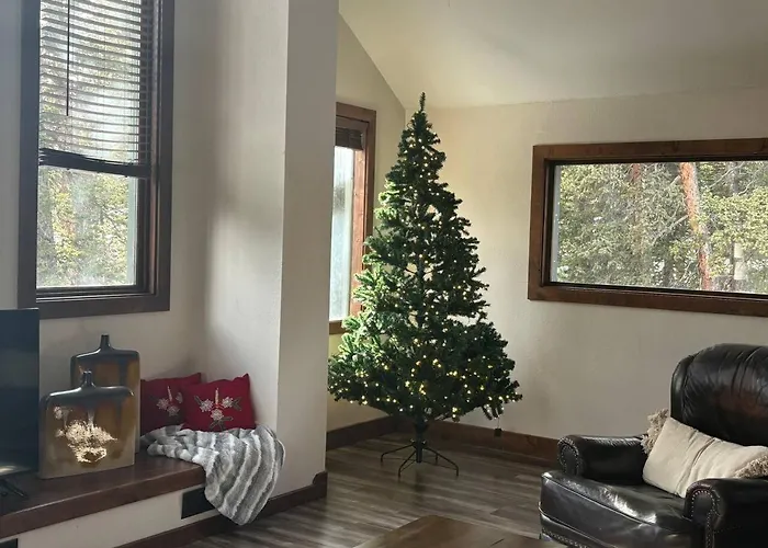 Mountain Modern 4 Bedroom Cabin On Hiking Trails