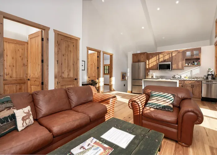 1585 Moose Run