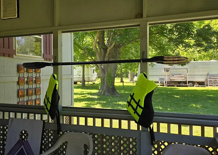 Wood Stove, Fire Pit, Grill & 2 Mins To River