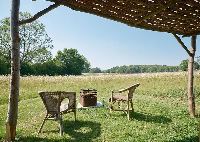 Simple Basketmakers Hut Cabin For Two