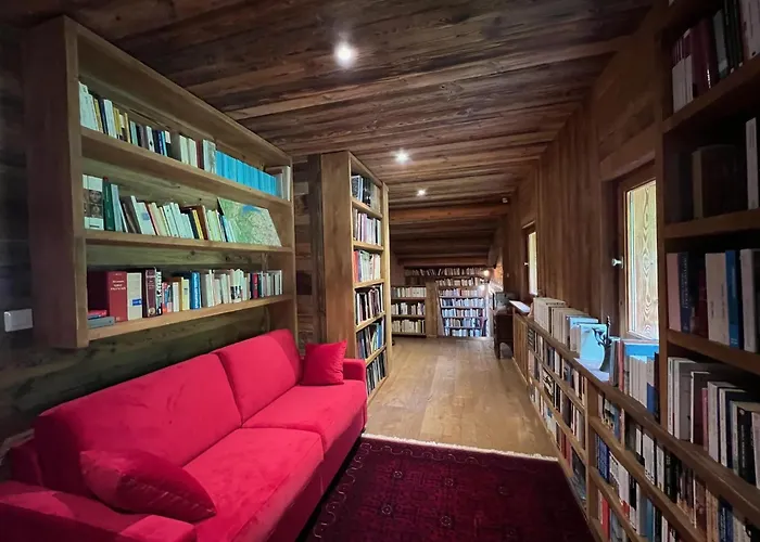 RARE Chalet isolé vue incroyable et petit Jacuzzi