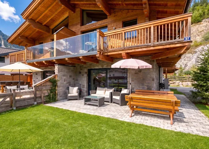 Lodge Elise