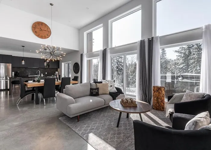 Luxurious Villa Tremblant 4 Bdrs W Hot Tub B85