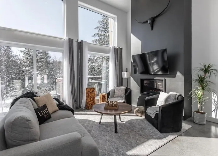 Luxurious Villa Tremblant 4 Bdrs W Hot Tub B85