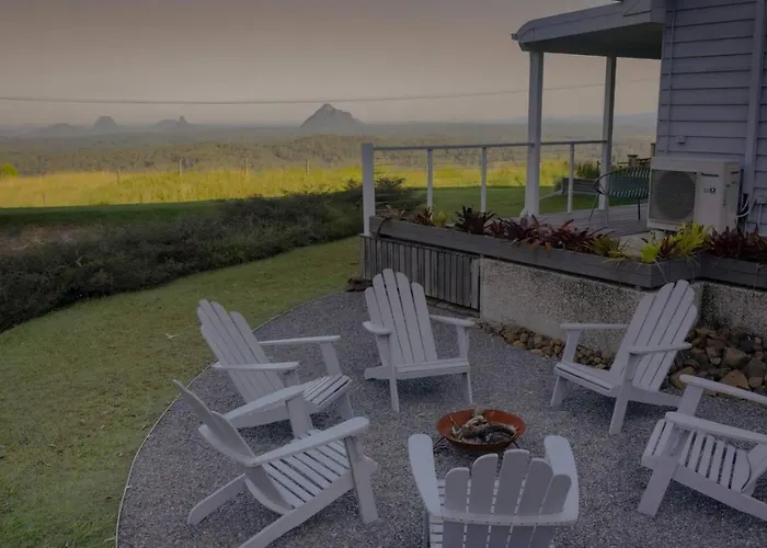 Maleny Chalet With Spectacular Glasshouse Mtn Views