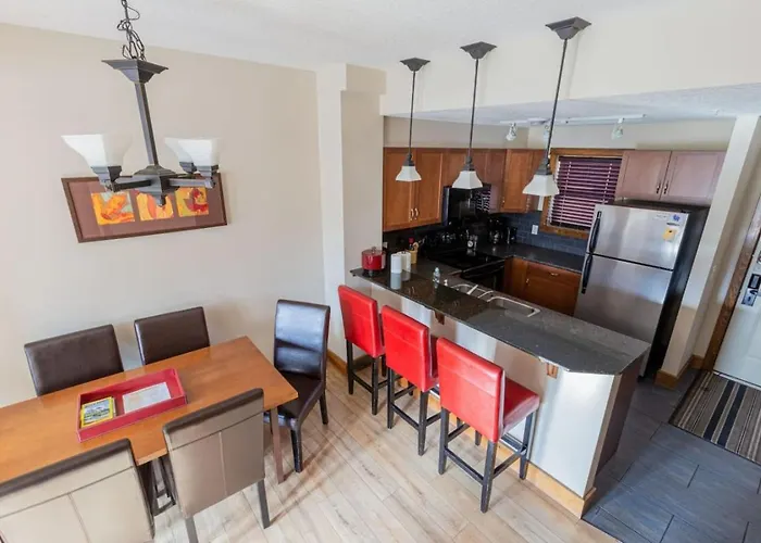212 Canmore Chalet With Beautiful Mountain Views