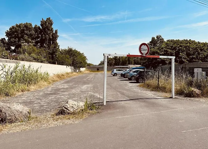 Chalet 30M From The Beach Terrace, Bikes & Parking