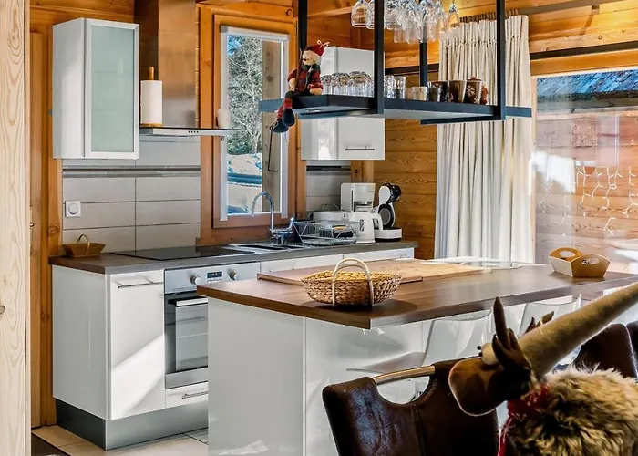 CHALET ANNAPURNA ET SON MAZOT, CHALETS D'HINOUKA SERRE CHEVALIER CHANTEMERLE 200 m des pistes