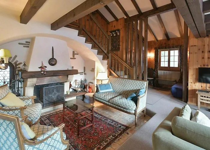 Cozy Le Lezard Chalet With Mountain View Fireplace