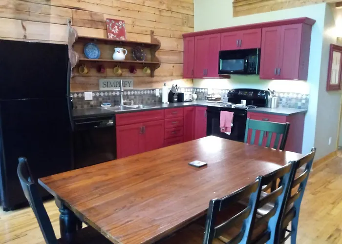 3Br Chalet With Hot Tub & Trout Stream