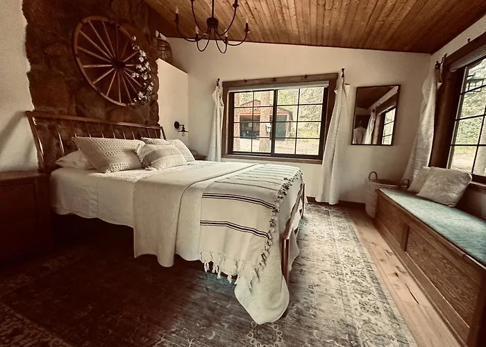 Creekside Cabin Red Rocks Concert Retreat